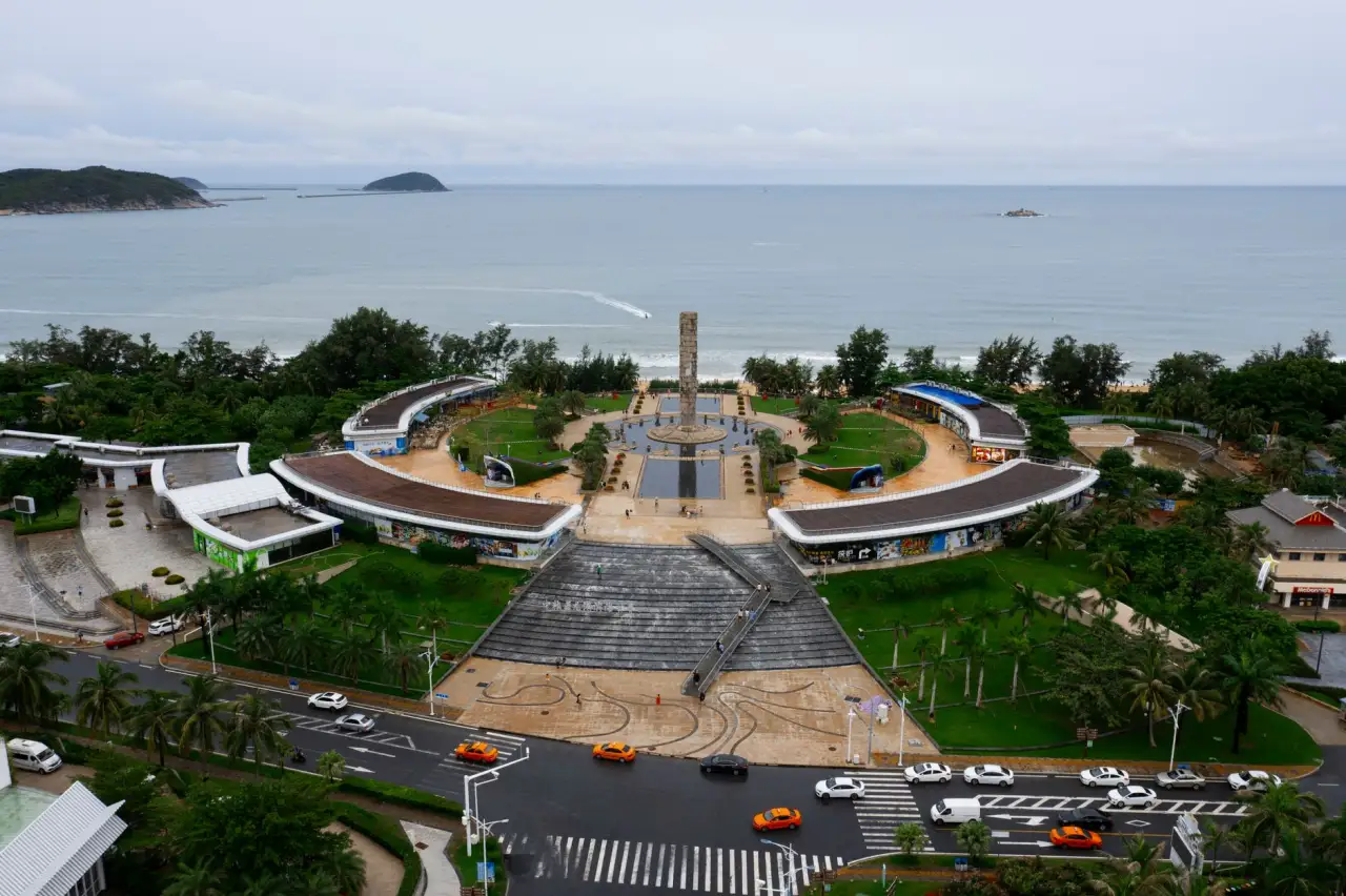 湖北广告制作公司选型指南:喷绘写真与标识标牌技术参数对比